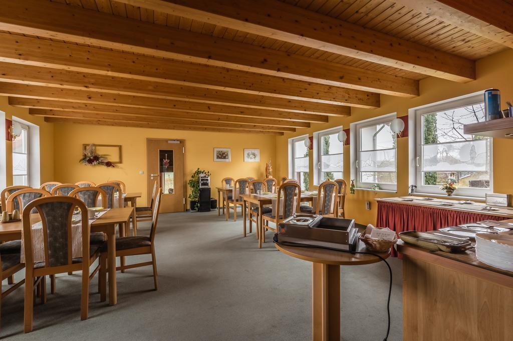 Hotel-Pension Am Rosarium Sangerhausen Εξωτερικό φωτογραφία