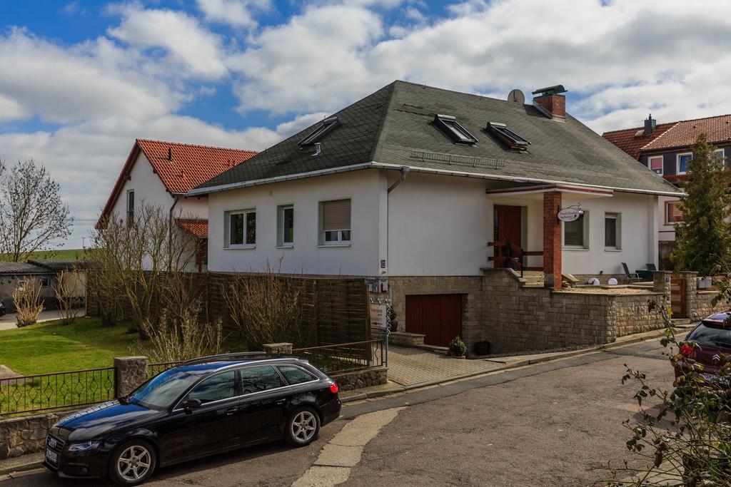 Hotel-Pension Am Rosarium Sangerhausen Εξωτερικό φωτογραφία